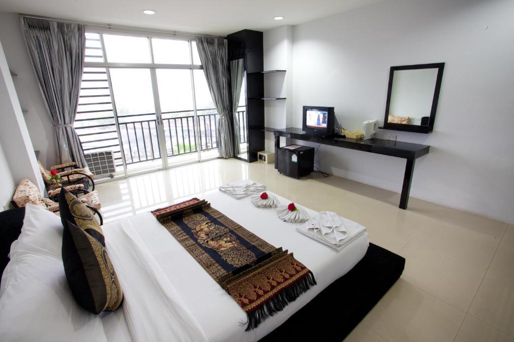 Lars-Lita Residence Patong Стая снимка