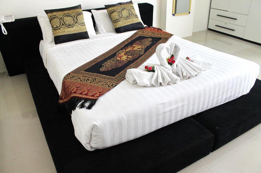 Lars-Lita Residence Patong Екстериор снимка