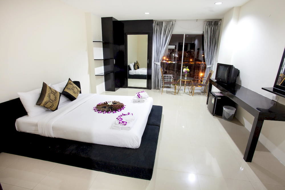 Lars-Lita Residence Patong Екстериор снимка