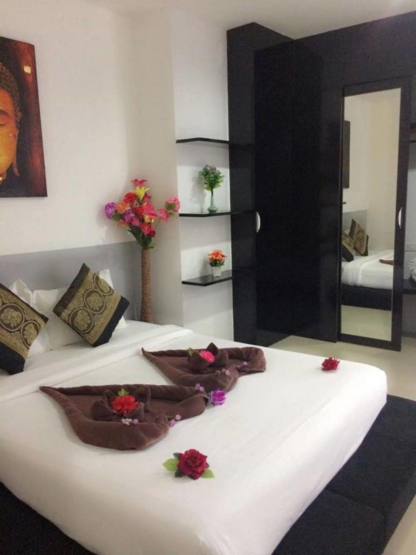 Lars-Lita Residence Patong Екстериор снимка