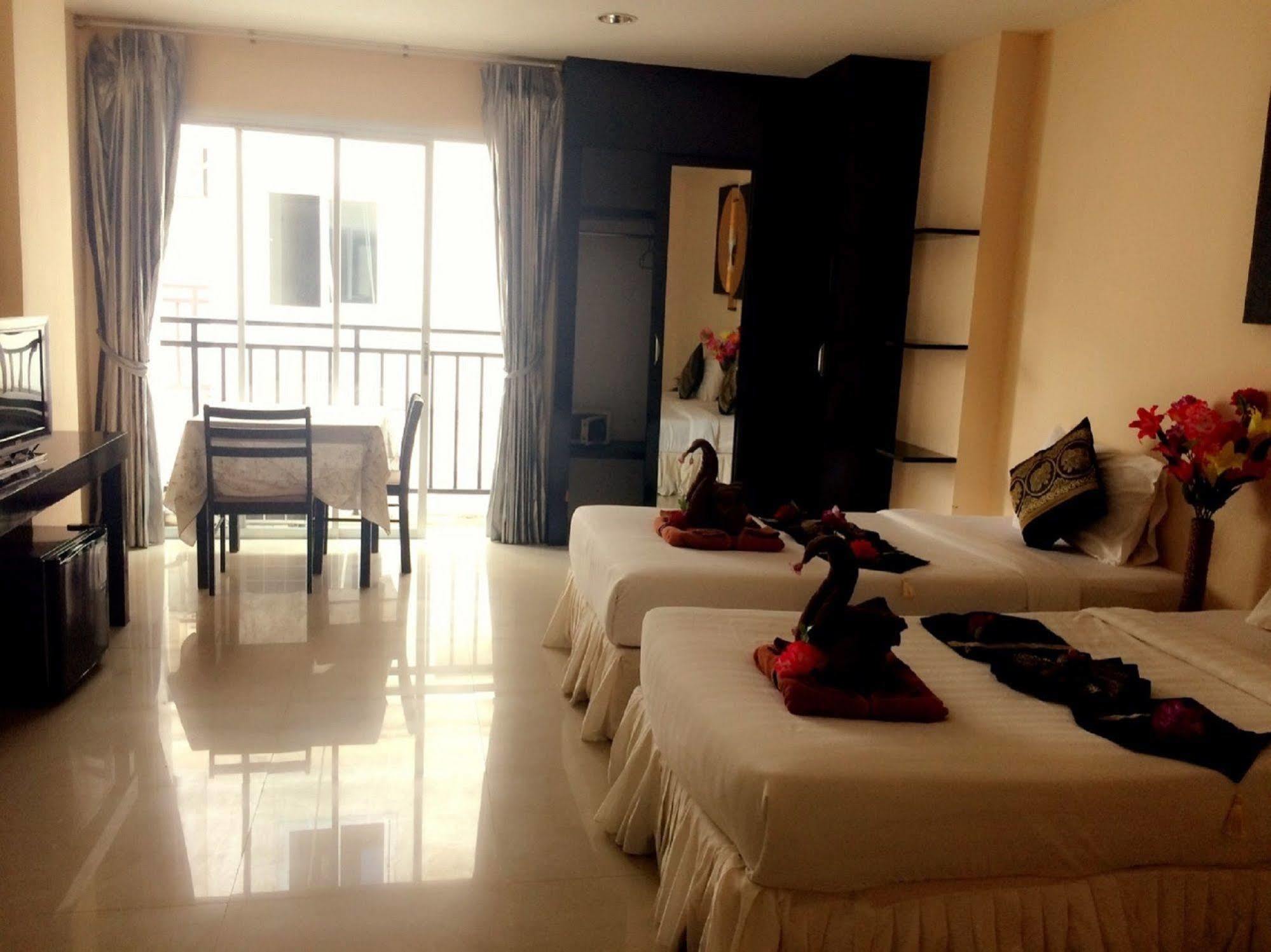 Lars-Lita Residence Patong Екстериор снимка